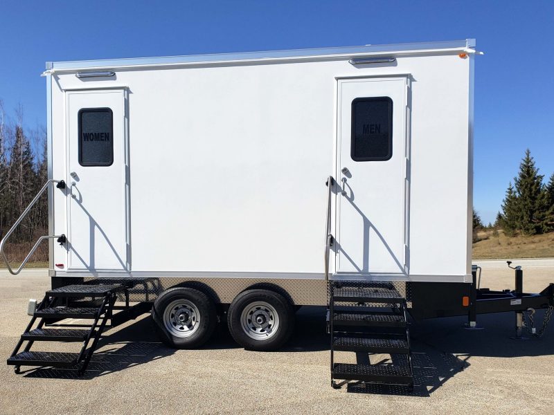 Luxury restroom trailers | coppper collar services