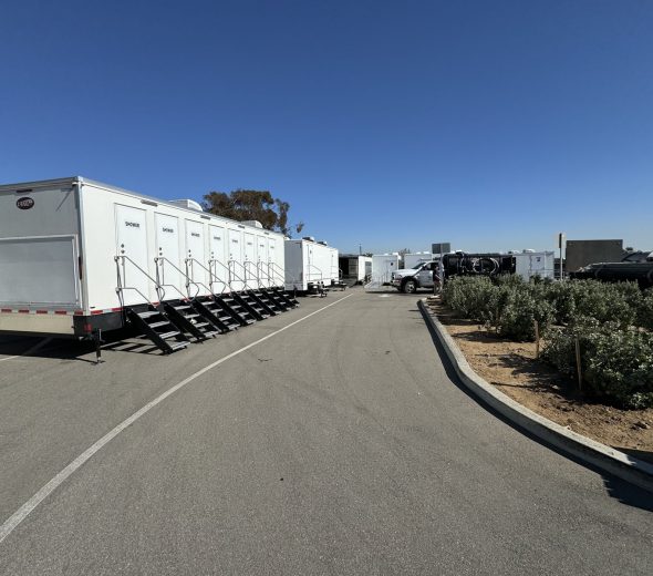 8-stall shower trailers_1